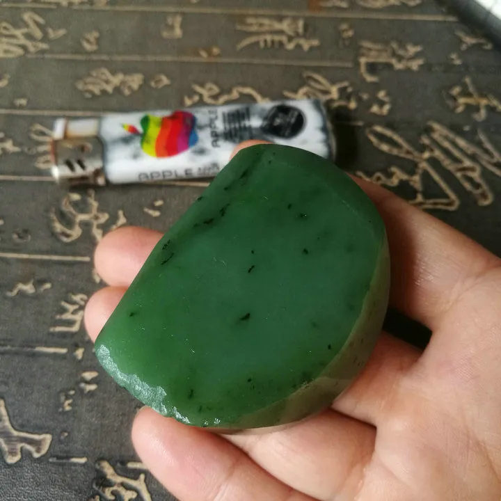 Natural Kunlun Jade Rough Nephrite Raw (95g, 5.3X4.2cm)