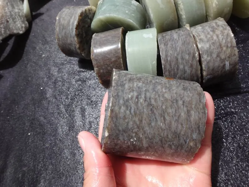 Natural Kunlun Jade Rough Nephrite Remains 25 pieces