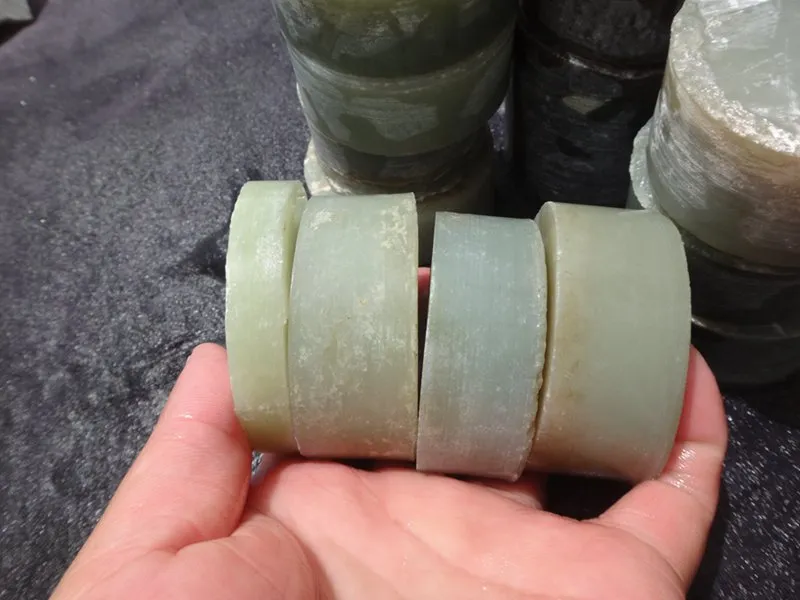 Natural Kunlun Jade Rough Nephrite Remains 25 pieces