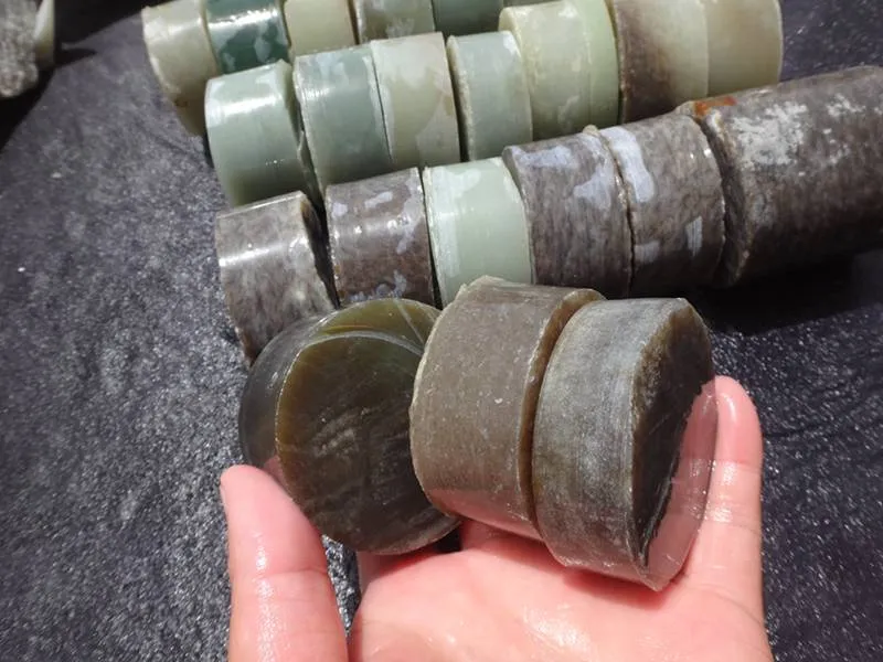 Natural Kunlun Jade Rough Nephrite Remains 25 pieces