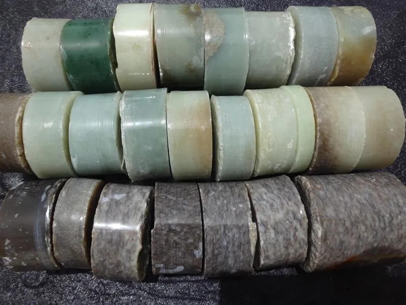 Natural Kunlun Jade Rough Nephrite Remains 25 pieces