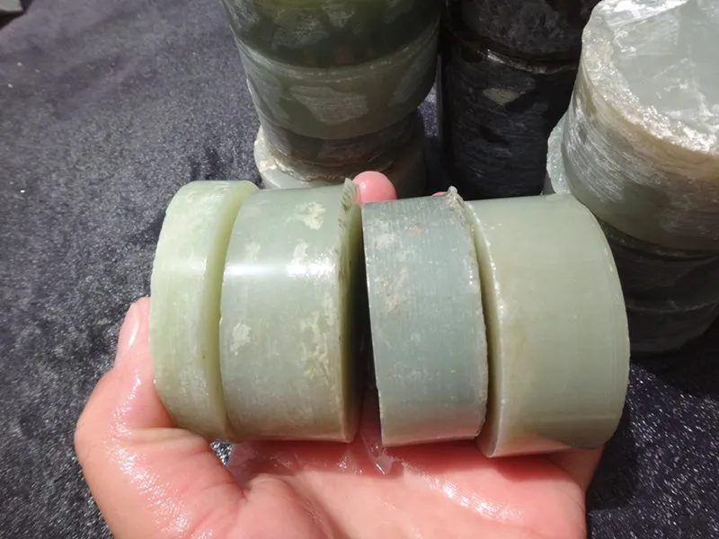 Natural Kunlun Jade Rough Nephrite Remains 25 pieces
