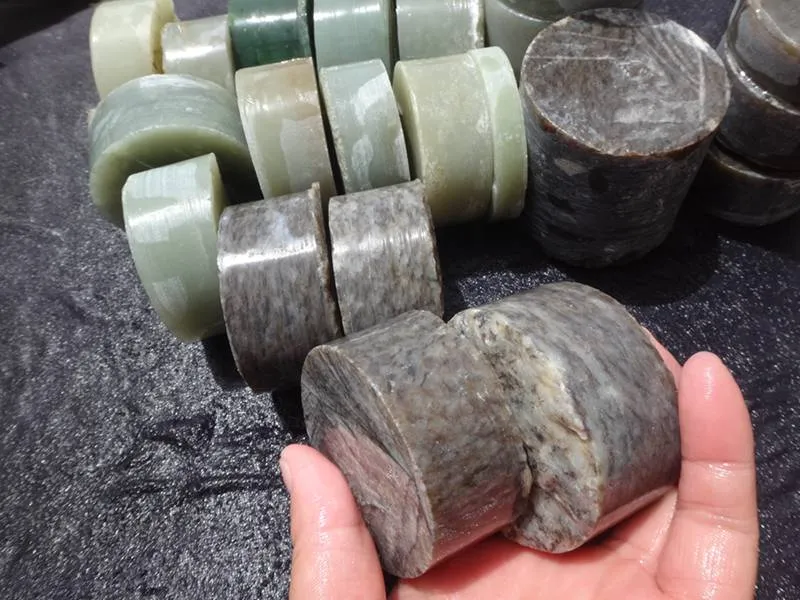 Natural Kunlun Jade Rough Nephrite Remains 25 pieces