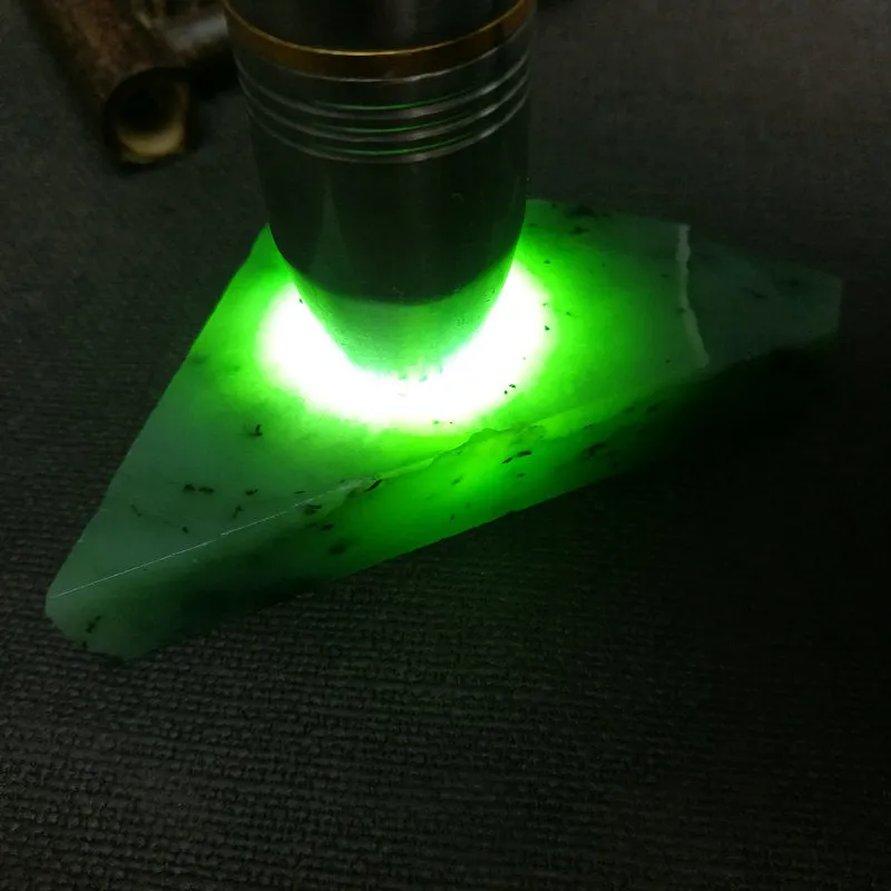 Natural Siberian Jade Rough Nephrite Raw (100g, 8.5x6x1.6cm)