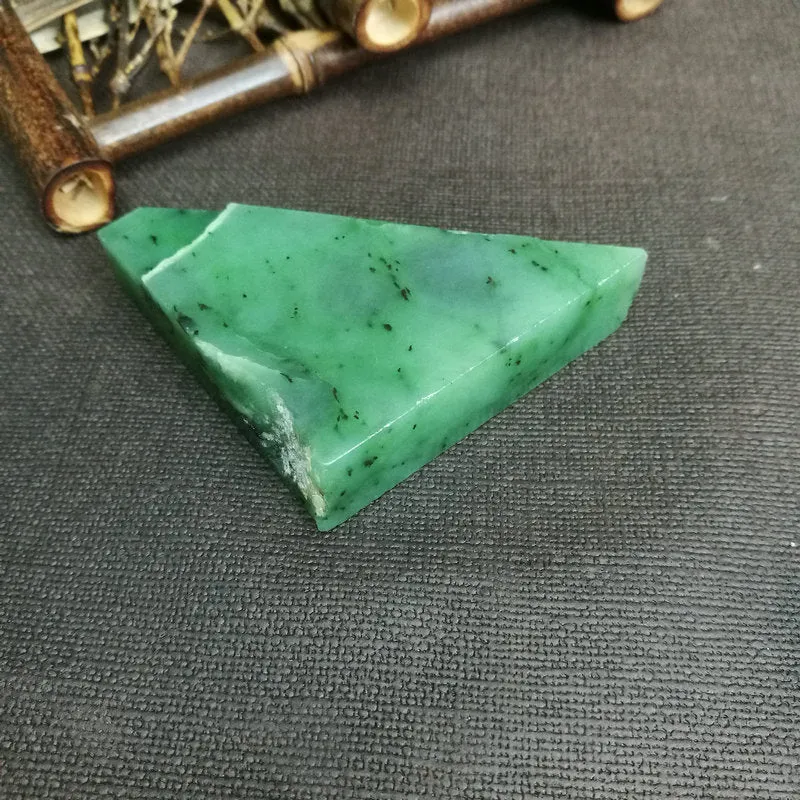 Natural Siberian Jade Rough Nephrite Raw (100g, 8.5x6x1.6cm)