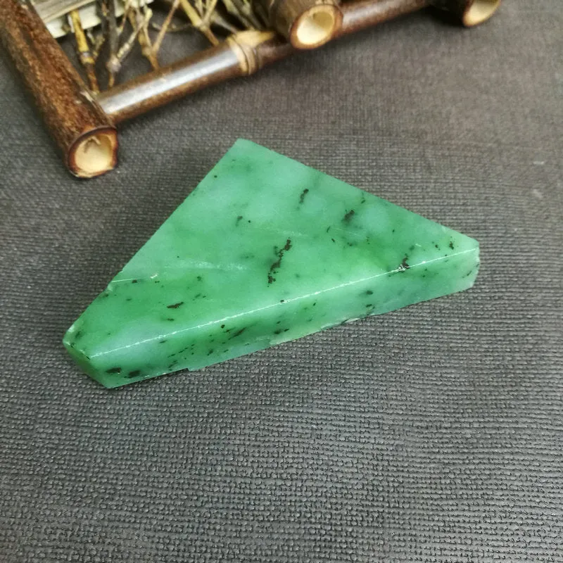 Natural Siberian Jade Rough Nephrite Raw (100g, 8.5x6x1.6cm)