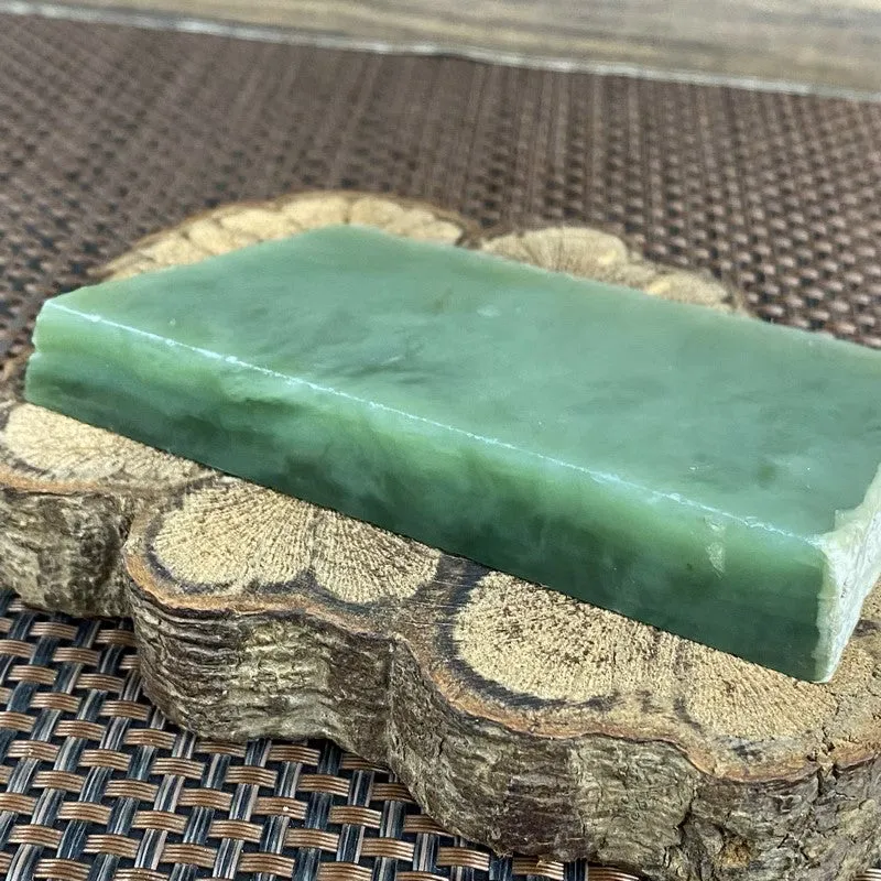 Natural Siberian Jade Rough Nephrite Raw (185g, 9.4X10.2X1.5cm)