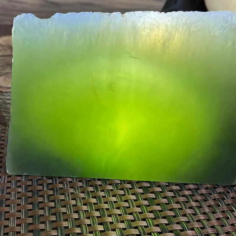 Natural Siberian Jade Rough Nephrite Raw (185g, 9.4X10.2X1.5cm)