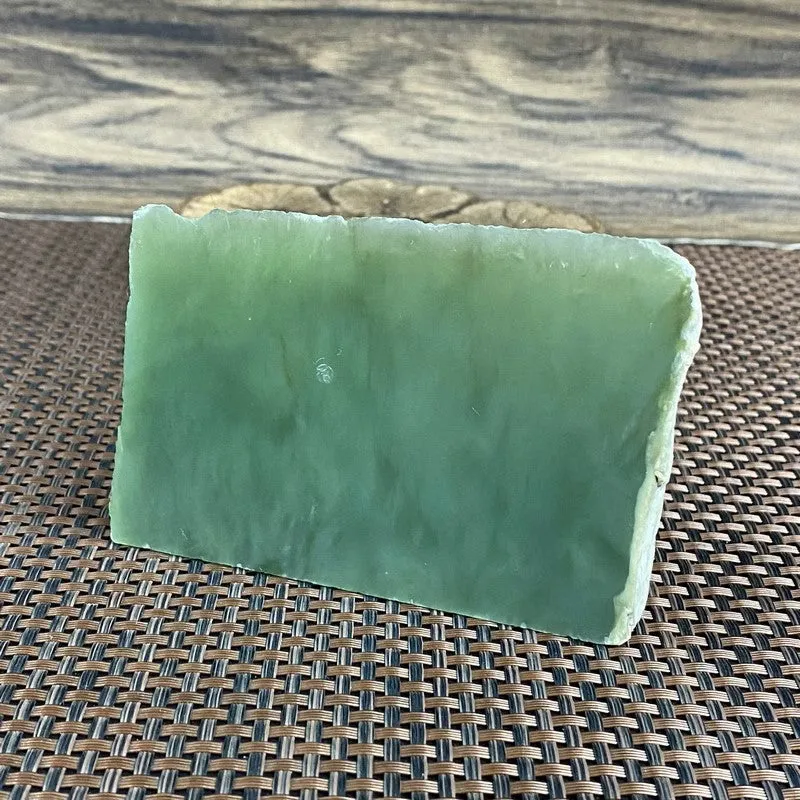 Natural Siberian Jade Rough Nephrite Raw (185g, 9.4X10.2X1.5cm)