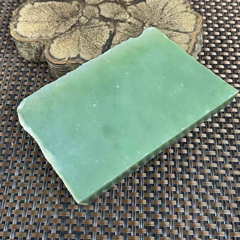 Natural Siberian Jade Rough Nephrite Raw (185g, 9.4X10.2X1.5cm)