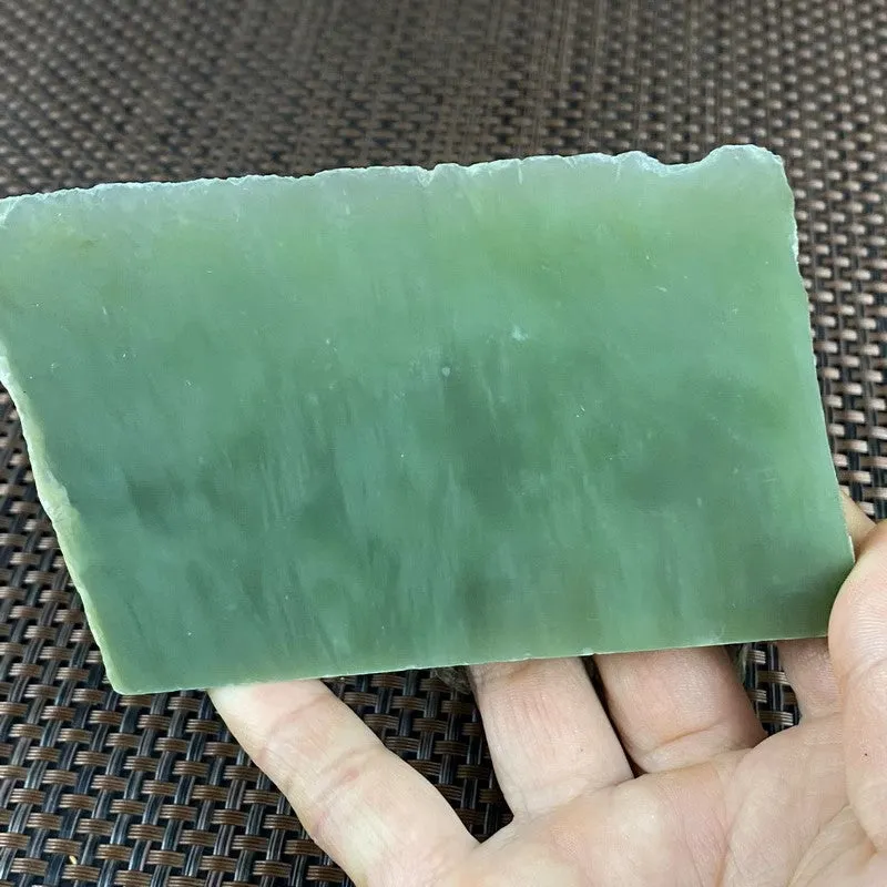 Natural Siberian Jade Rough Nephrite Raw (185g, 9.4X10.2X1.5cm)