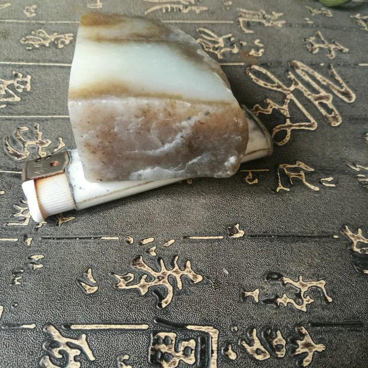 Natural Siberian Jade Rough Nephrite Raw (214g, 7X4.5X2.8cm)