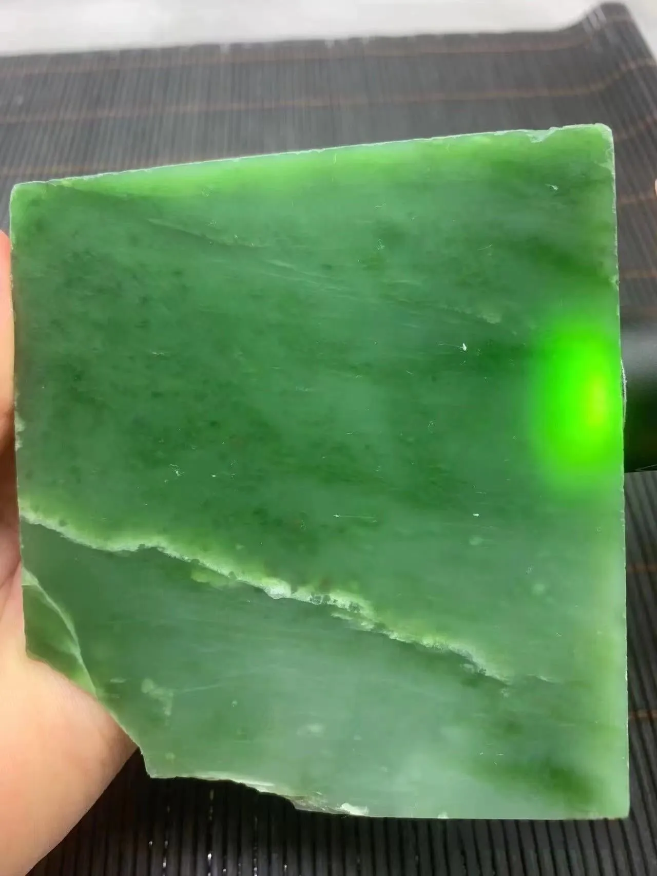 Natural Siberian Jade Rough Nephrite Raw (306g, 9.2X8.4X2.5cm)