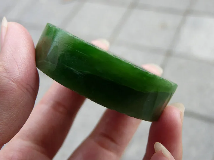 Natural Siberian Jade Rough Russia nephrite Raw (102.42g, 53X53X15.5mm)
