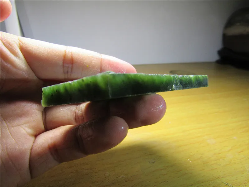 Natural Siberian Jade Rough Russia nephrite Raw (81.51g, 85X39X7mm)