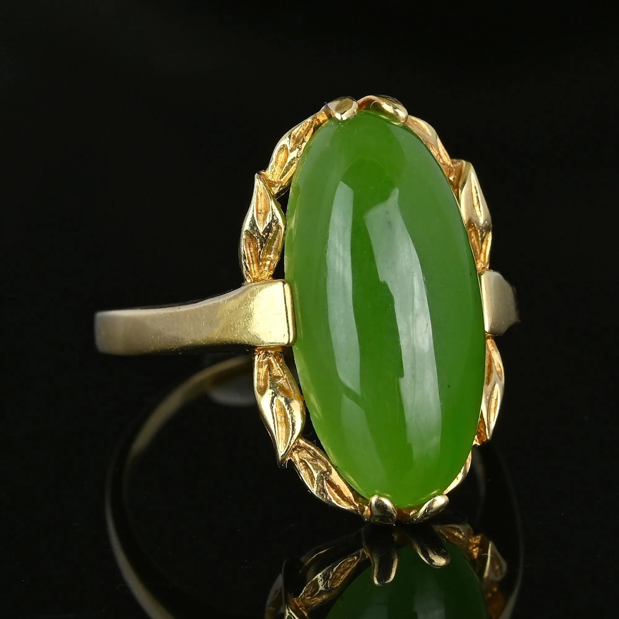 Vintage Gold Leaf Oval Natural Jade Cabochon Ring