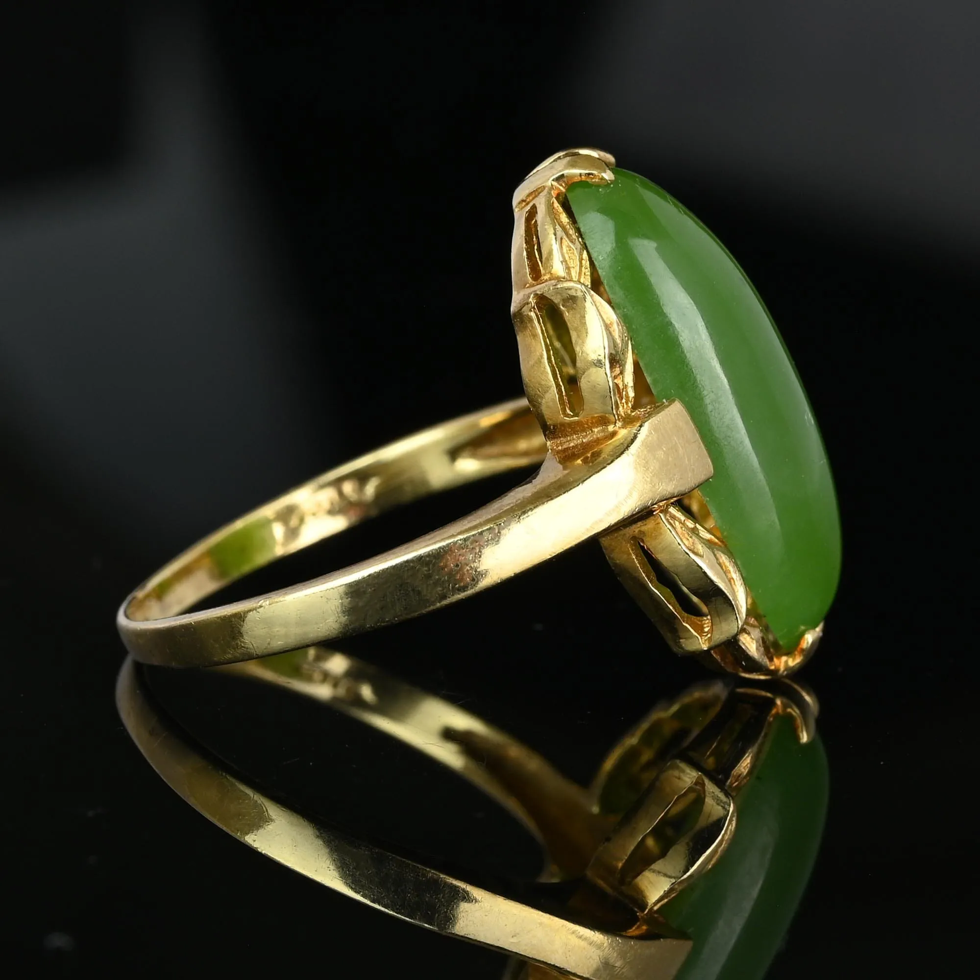 Vintage Gold Leaf Oval Natural Jade Cabochon Ring