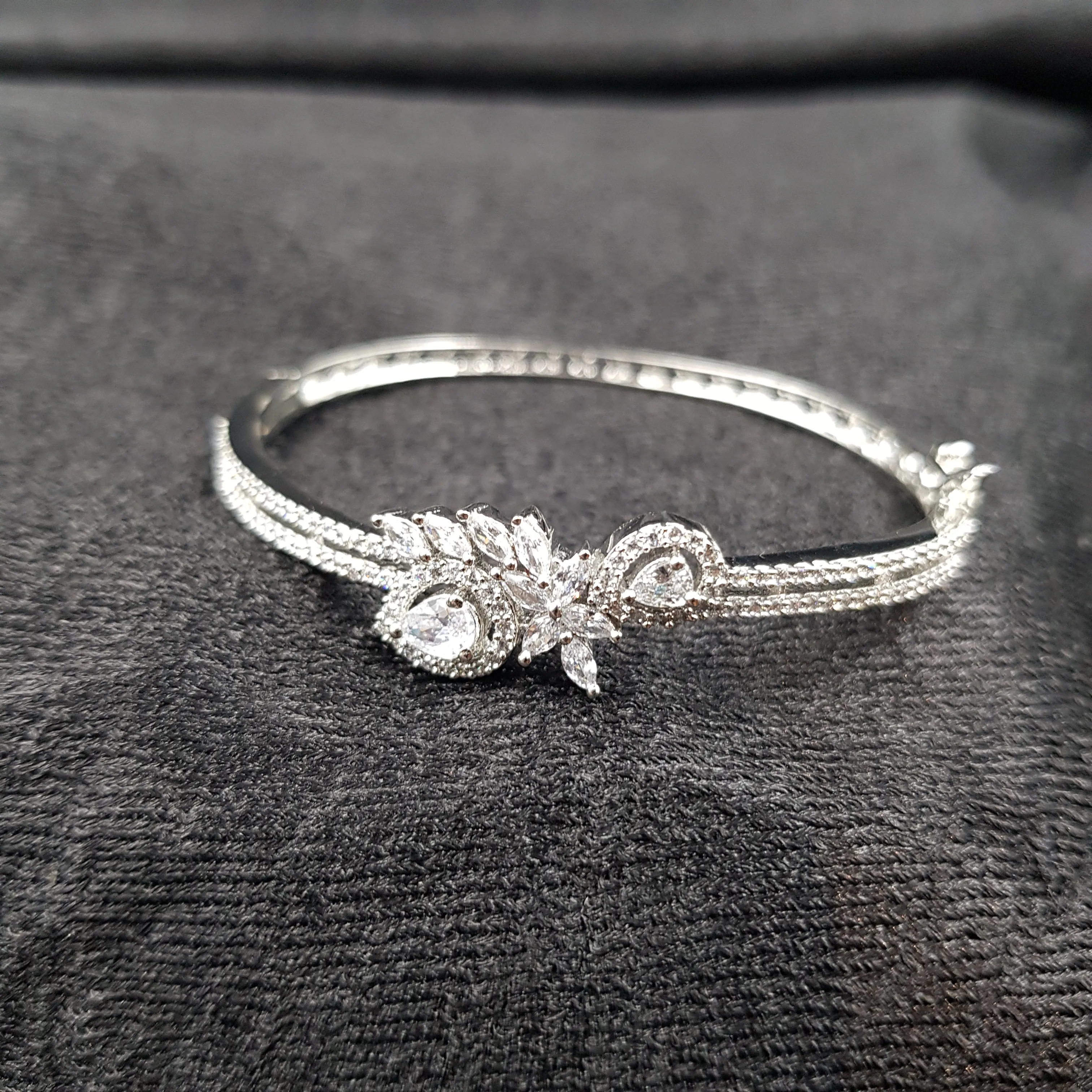 Zircon/AD Bracelet 11329-68