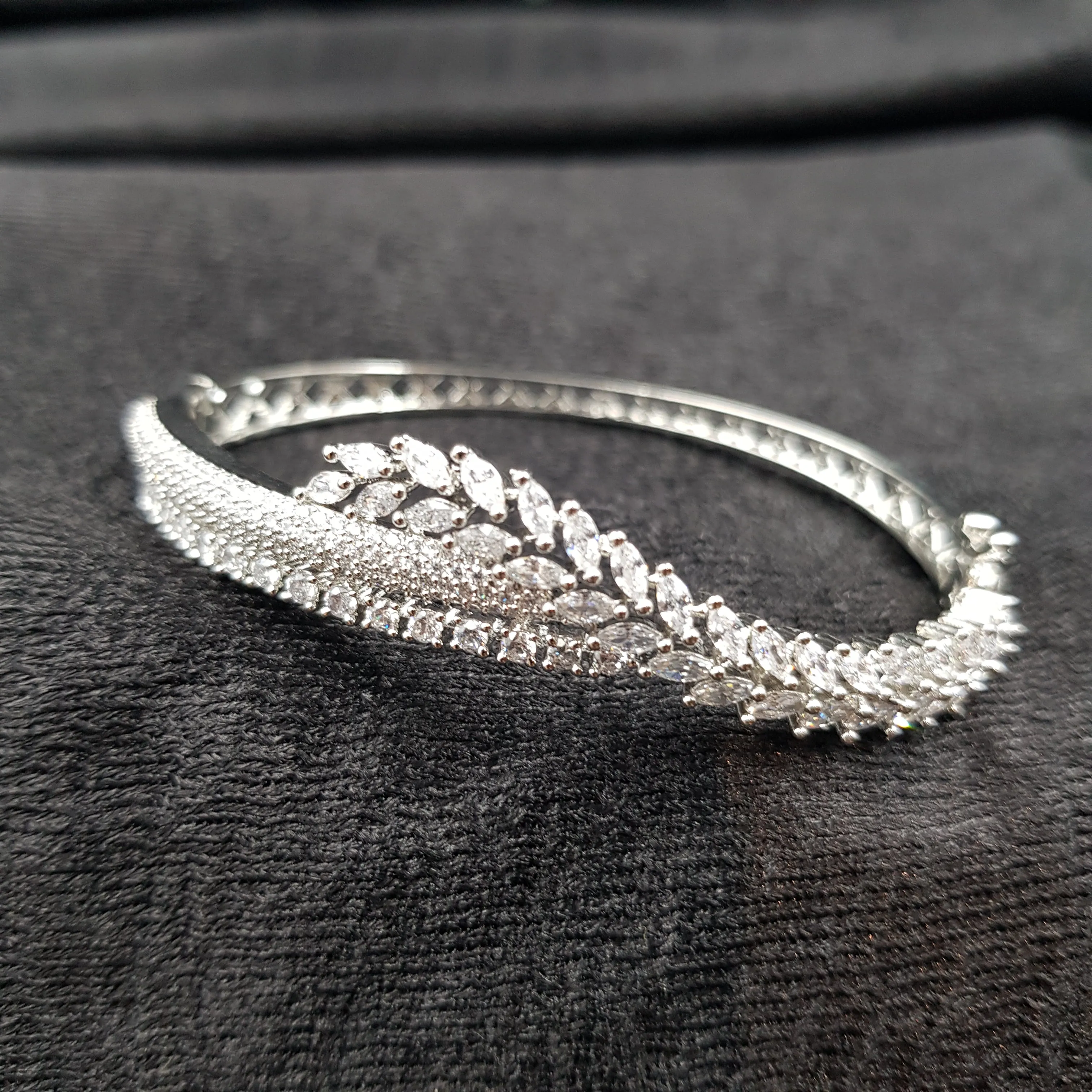 Zircon/AD Bracelet 11331-68