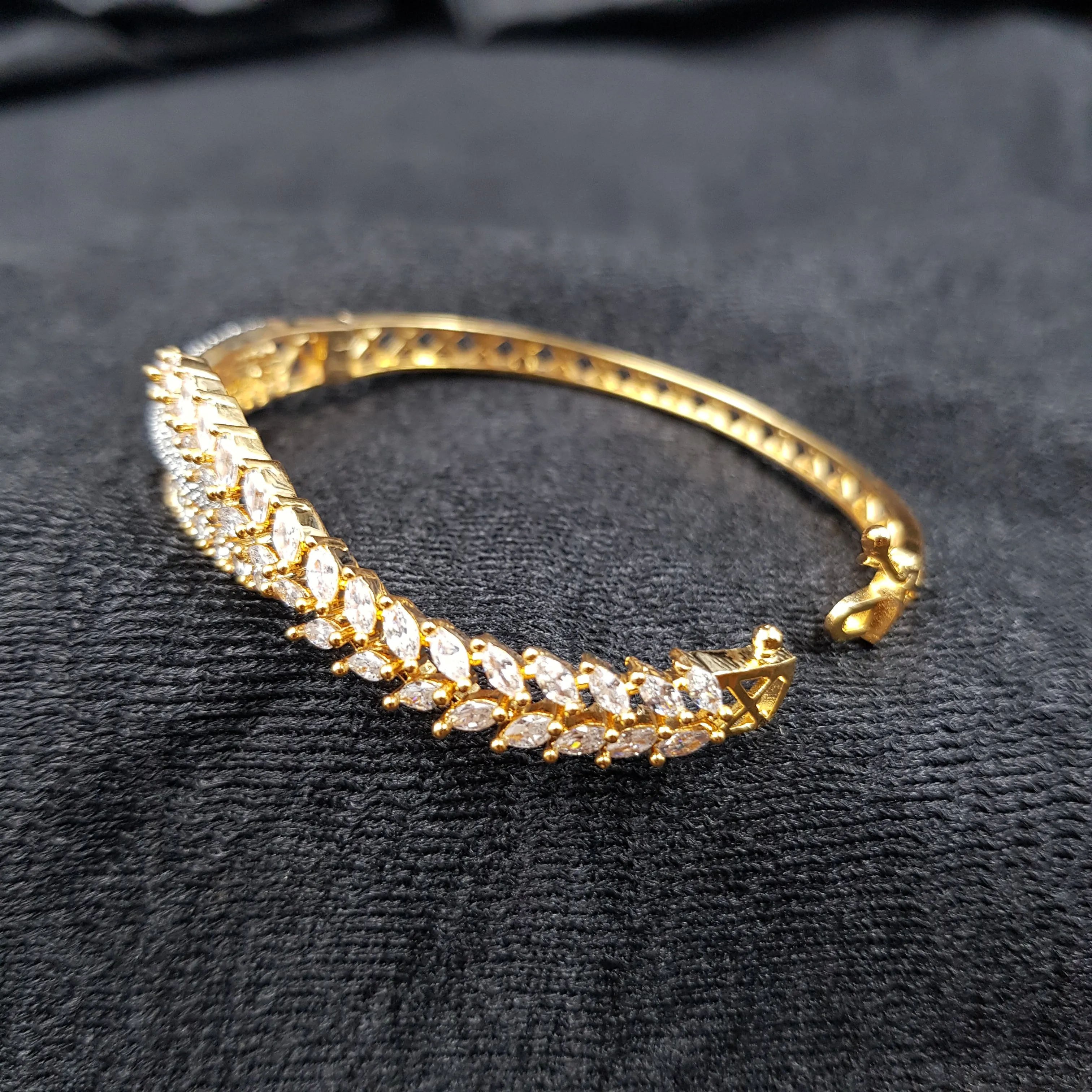 Zircon/AD Bracelet 11331-68